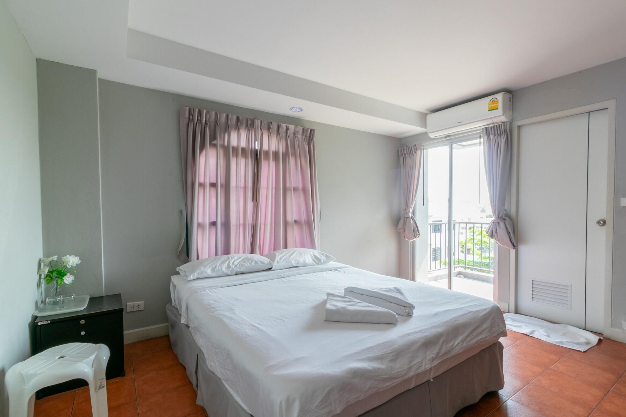 Resortel Lat Phrao 91 Бангкок Екстер'єр фото