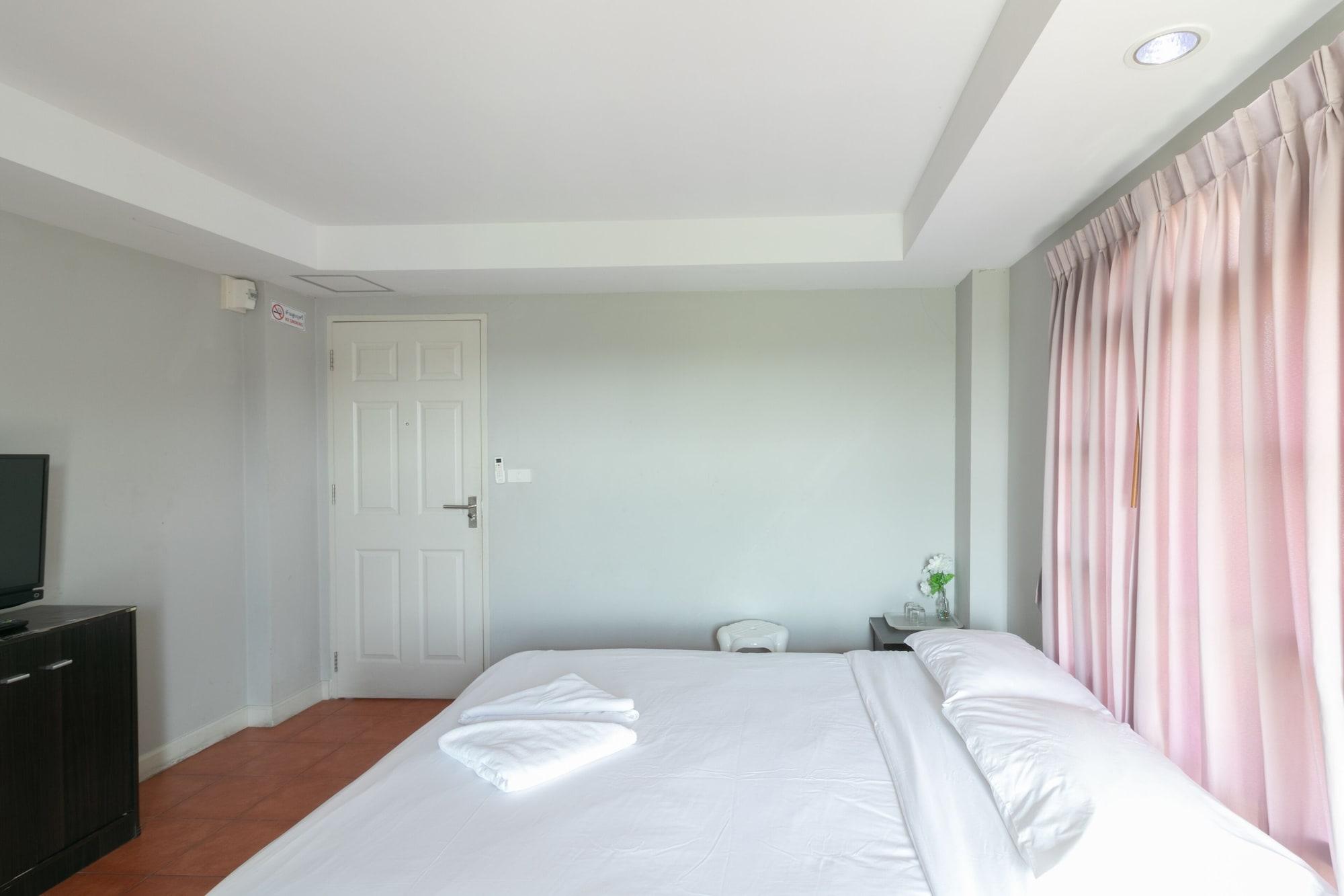 Resortel Lat Phrao 91 Бангкок Екстер'єр фото